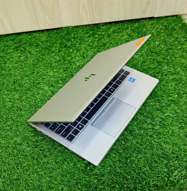 Hp elitebook 840 g8 - Image 5